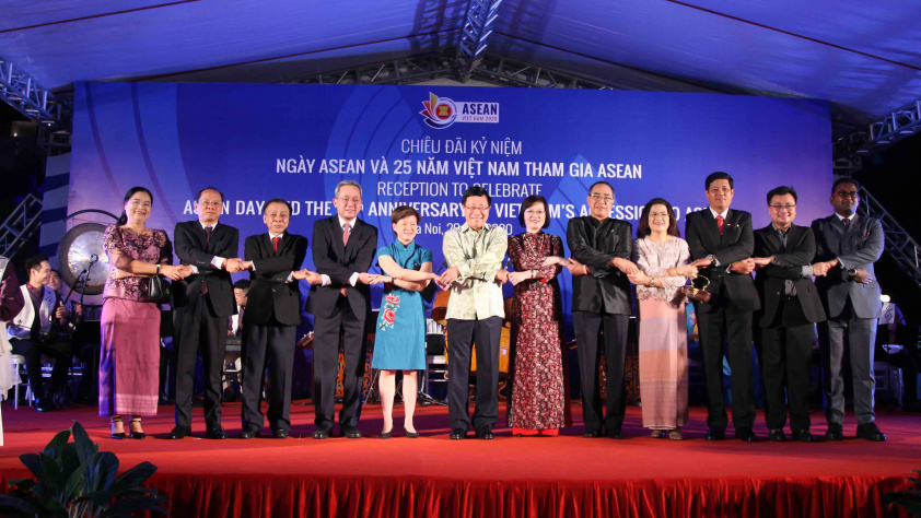 Chương trình nghệ thuật – Mặt trời Phương Đông