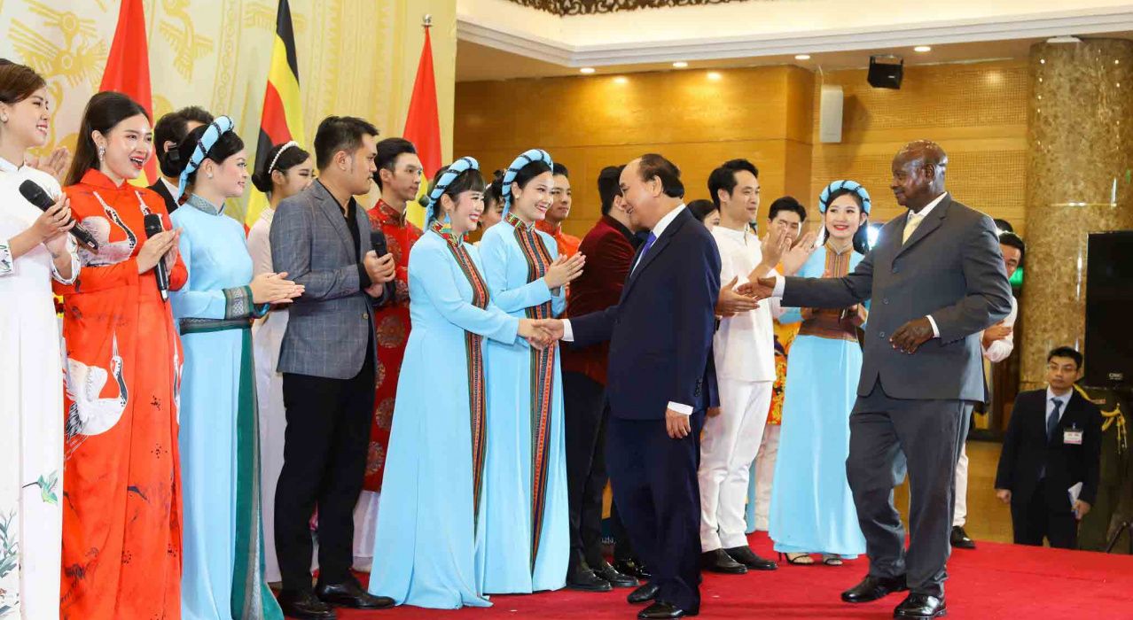 Chủ tịch nước chủ trì tiệc chiêu đãi chào mừng Tổng thống Uganda