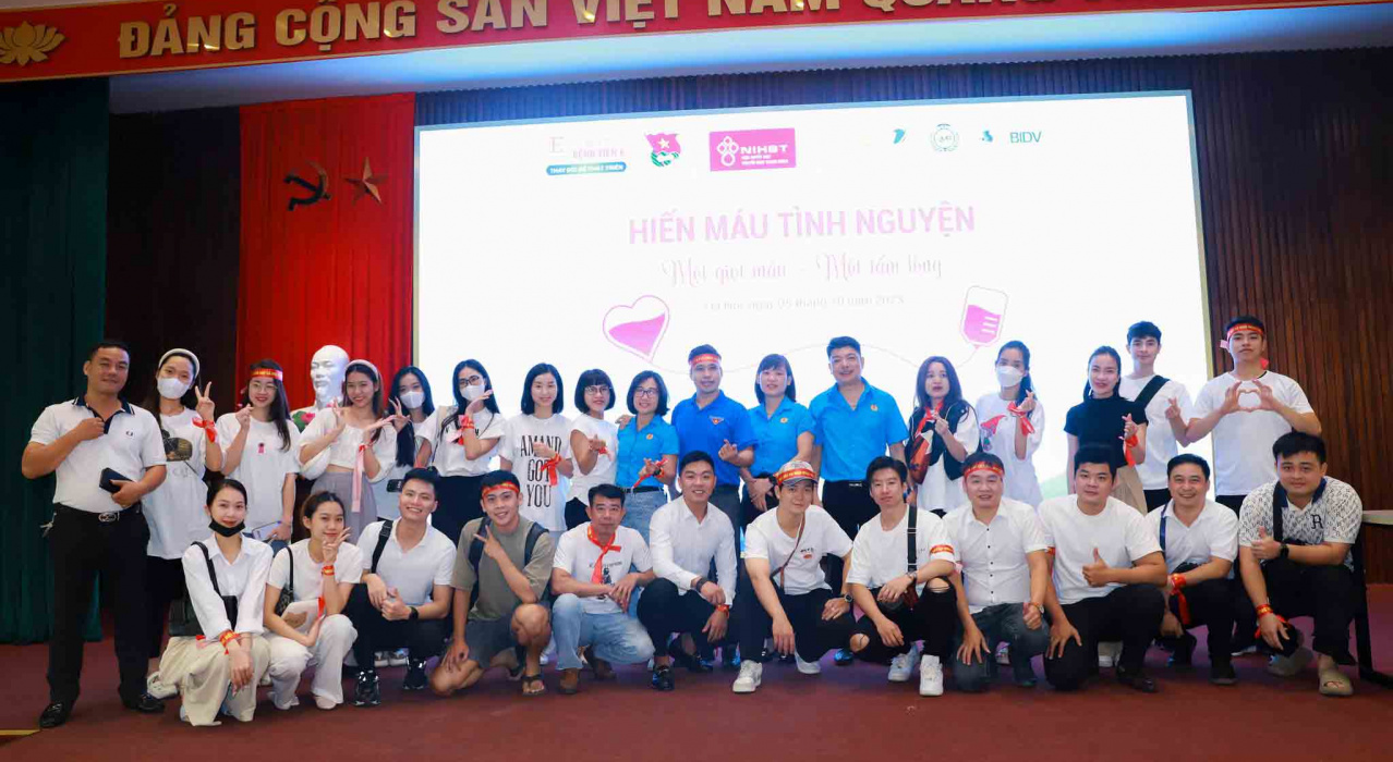 Đoàn Viên công đoàn , đoàn thanh niên tham gia hiến máu tình nguyện