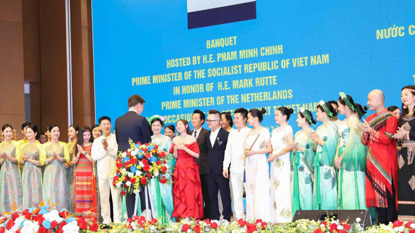 THỦ TƯỚNG NƯỚC CHXHCN VIỆT NAM PHẠM MINH CHÍNH CHỦ TRÌ LỄ ĐÓN CHÍNH THỨC THỦ TƯỚNG HÀ LAN MARK RUTTE