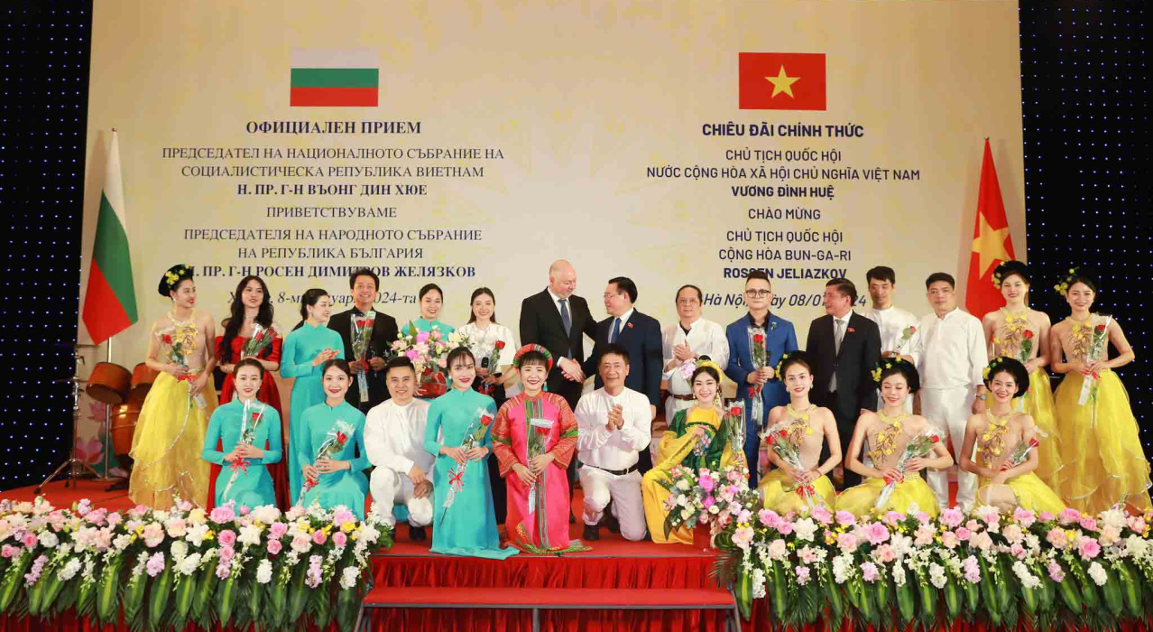 Chủ tịch Quốc hội Vương Đình Huệ chiêu đãi chủ tịch Quốc hội Rossen Jeliazkov và Đoàn đại biểu cấp cao Quốc hội Bulgaria