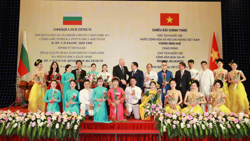 Chủ tịch Quốc hội Vương Đình Huệ chiêu đãi chủ tịch Quốc hội Rossen Jeliazkov và Đoàn đại biểu cấp cao Quốc hội Bulgaria