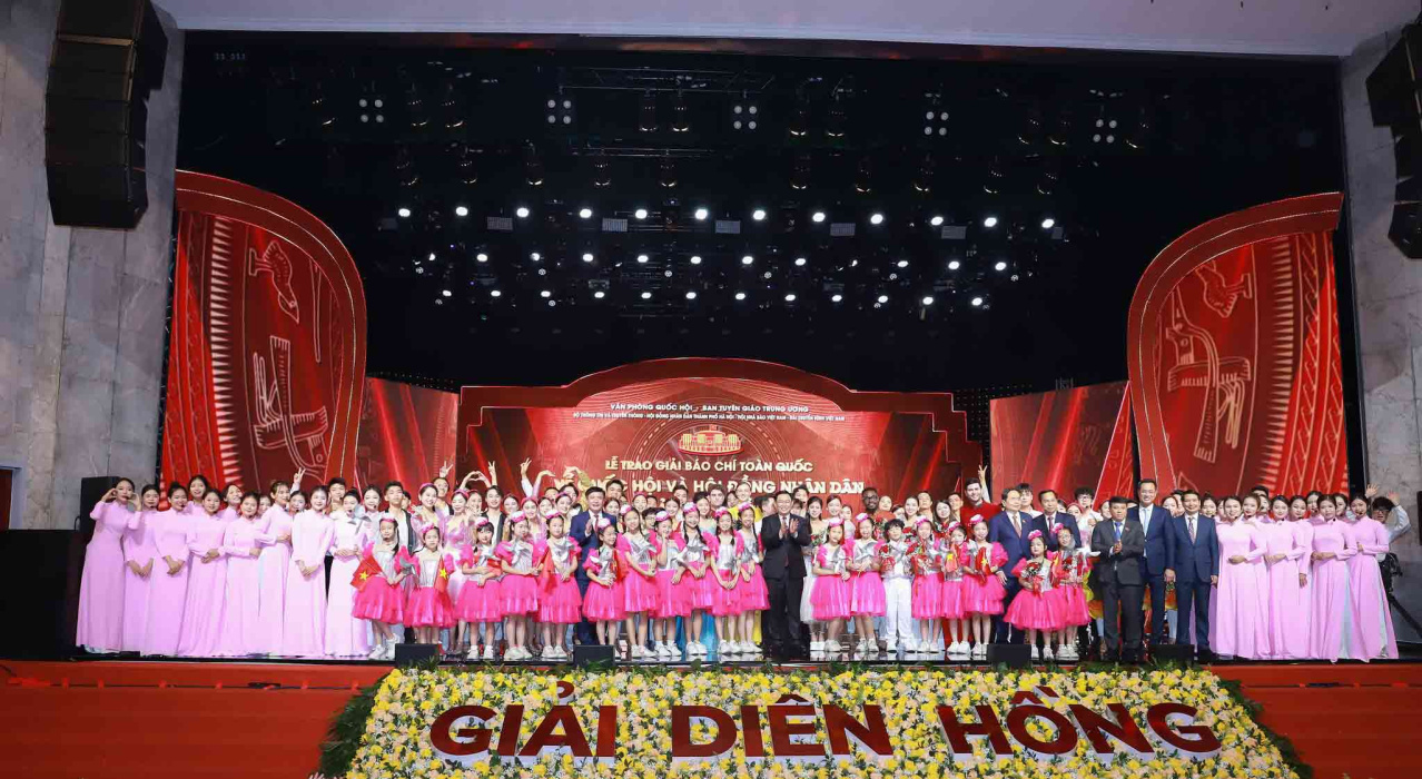 Lễ trao Giải báo chí toàn quốc về Quốc hội và Hội đồng nhân dân (Giải Diên Hồng) lần thứ hai.