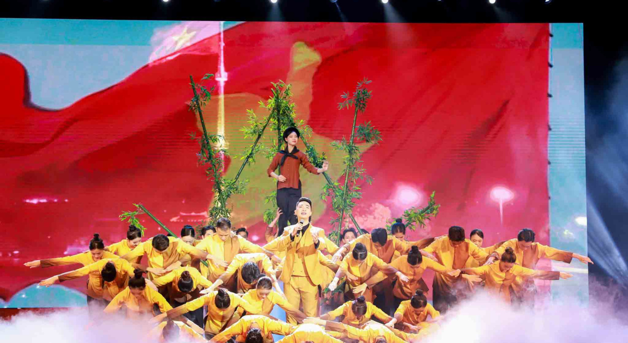 CHƯƠNG TRÌNH NGHỆ THUẬT “ VINH QUANG CÔNG ĐOÀN VIỆT NAM ”