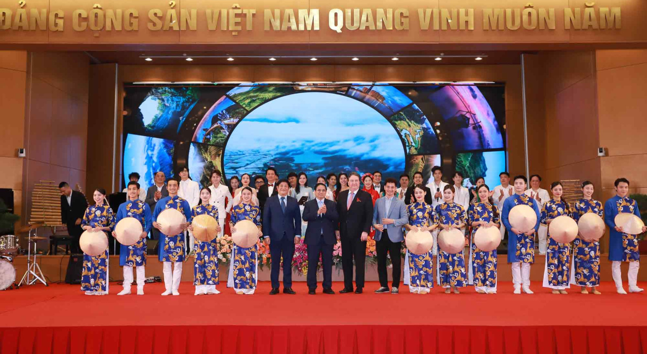 Thủ tướng Chính phủ Phạm Minh Chính đã tiếp Đại sứ Hoa Kỳ tại Việt Nam Marc E. Knapper