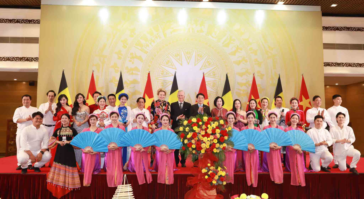 Chủ tịch nước Lương Cường và phu nhân đã chủ trì Lễ đón Nhà vua Philippe và Hoàng hậu thăm cấp Nhà nước đến Việt Nam,