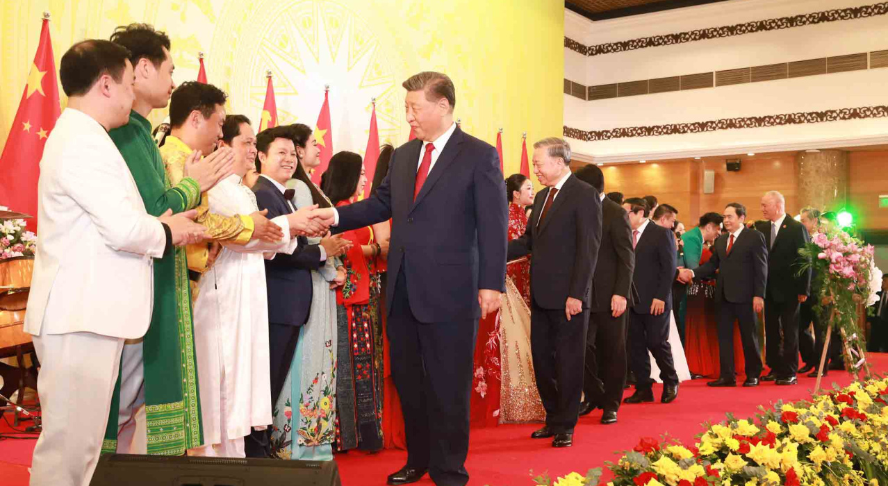 Nhà hát Ca Múa Nhạc Việt Nam và Nhà hát Ca Múa Nhạc Quảng Tây( Trung Quốc ) biểu diễn phục vụ tiệc chiêu đãi cấp cao nhân chuyến thăm của Tổng Bí thư, Chủ tịch nước Tập Cận Bình