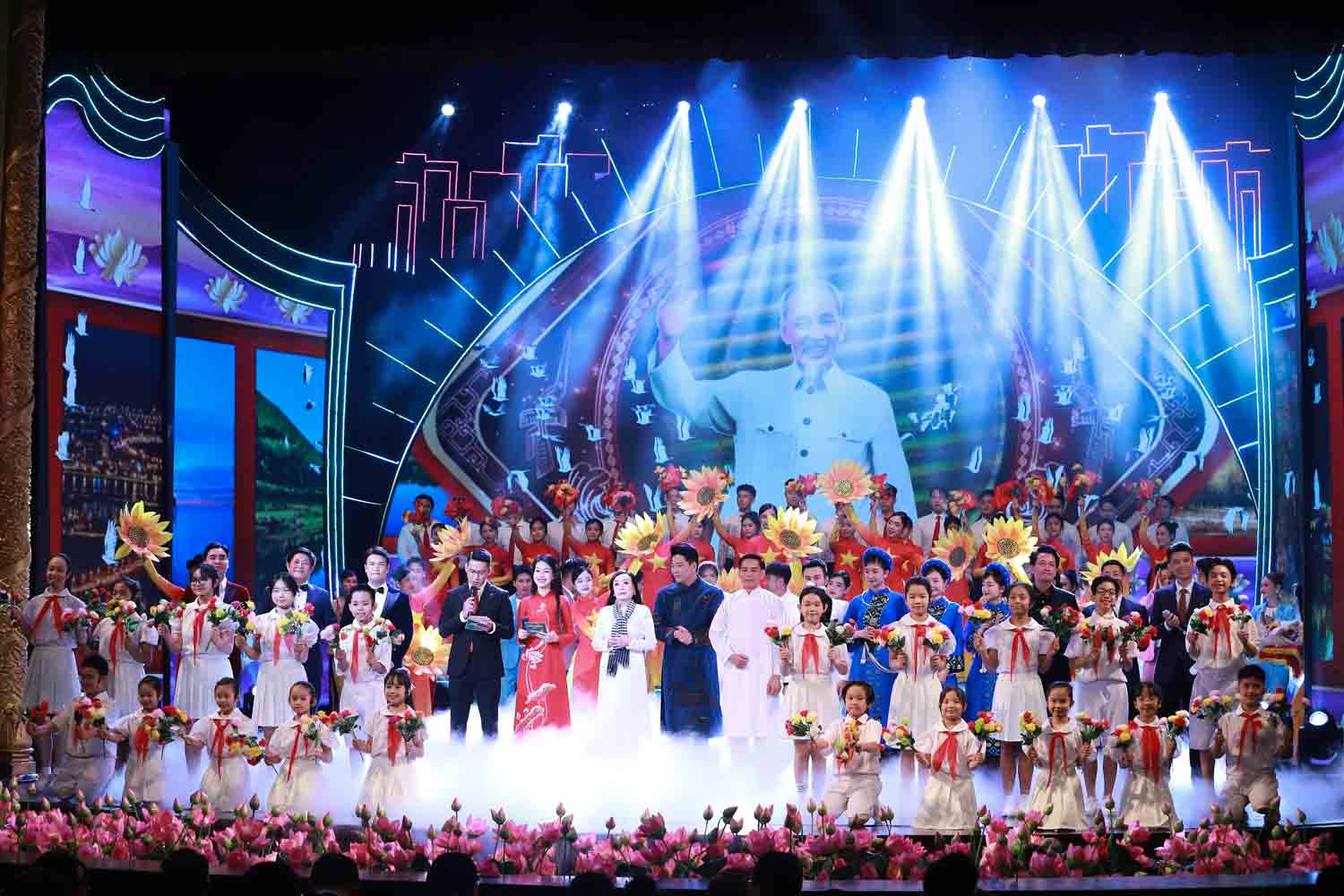 Quà Tháng 5 Dâng Người