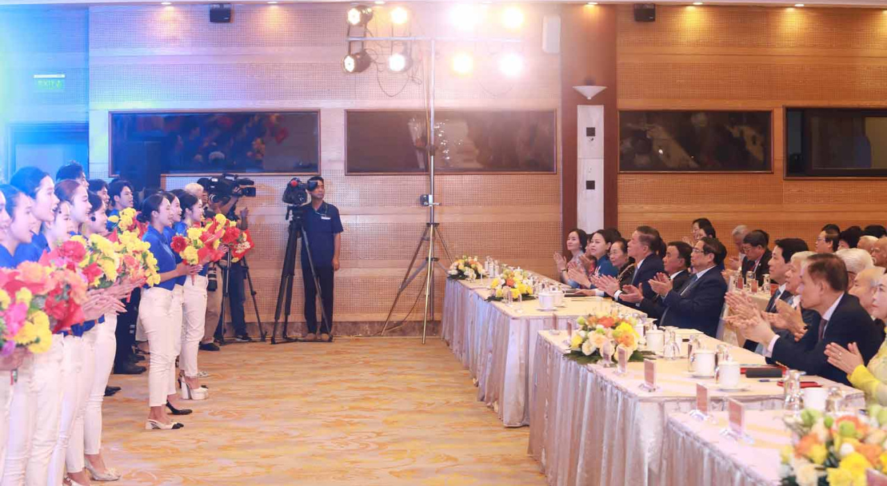 Lãnh đạo Đảng, Nhà nước, MTTQ Việt Nam gặp mặt 300 đại biểu tiêu biểu đại diện các tầng lớp Nhân dân