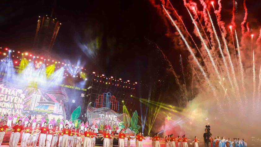 CHƯƠNG TRÌNH NGHỆ THUẬT “TỰ HÀO ĐẢNG QUANG VINH – VỮNG BƯỚC KỶ NGUYÊN MỚI”