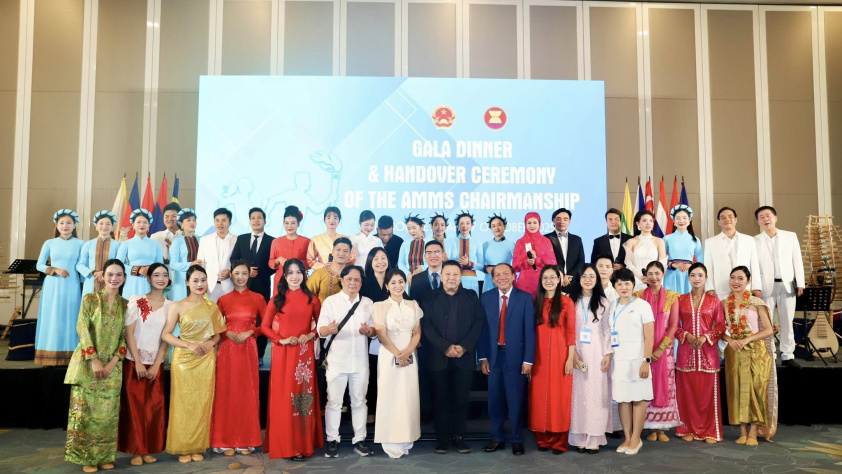 Chương trình nghệ thuật đặc biệt chào mừng thành công của Hội nghị SOMS16 và AMMS8.