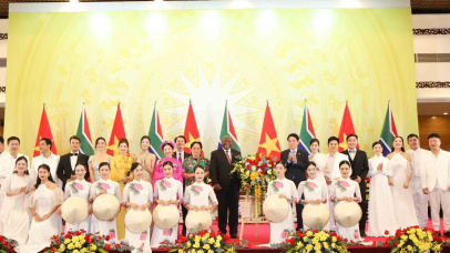 Nhà hát Ca Múa Nhạc Quốc gia Việt Nam biểu diễn chào mừng Tổng thống Nam Phi nhân chuyến thăm cấp Nhà nước tới Việt Nam.