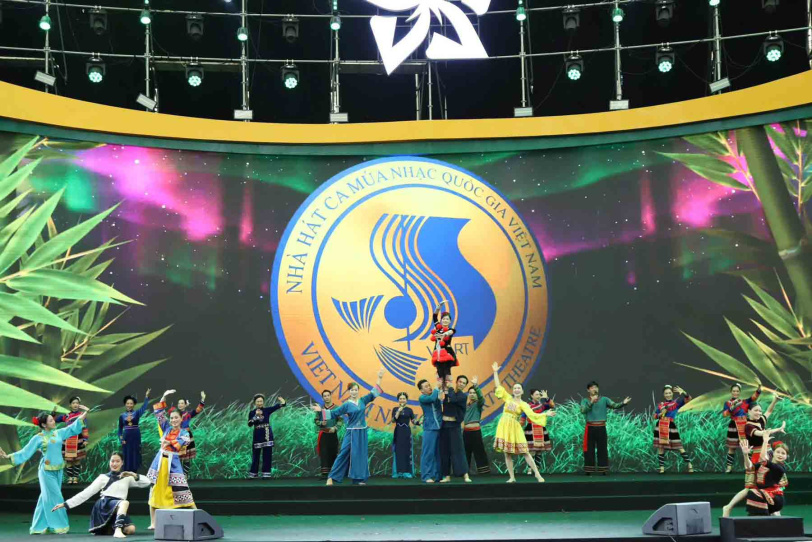 Đoàn Nghệ Thuật Sắc Việt