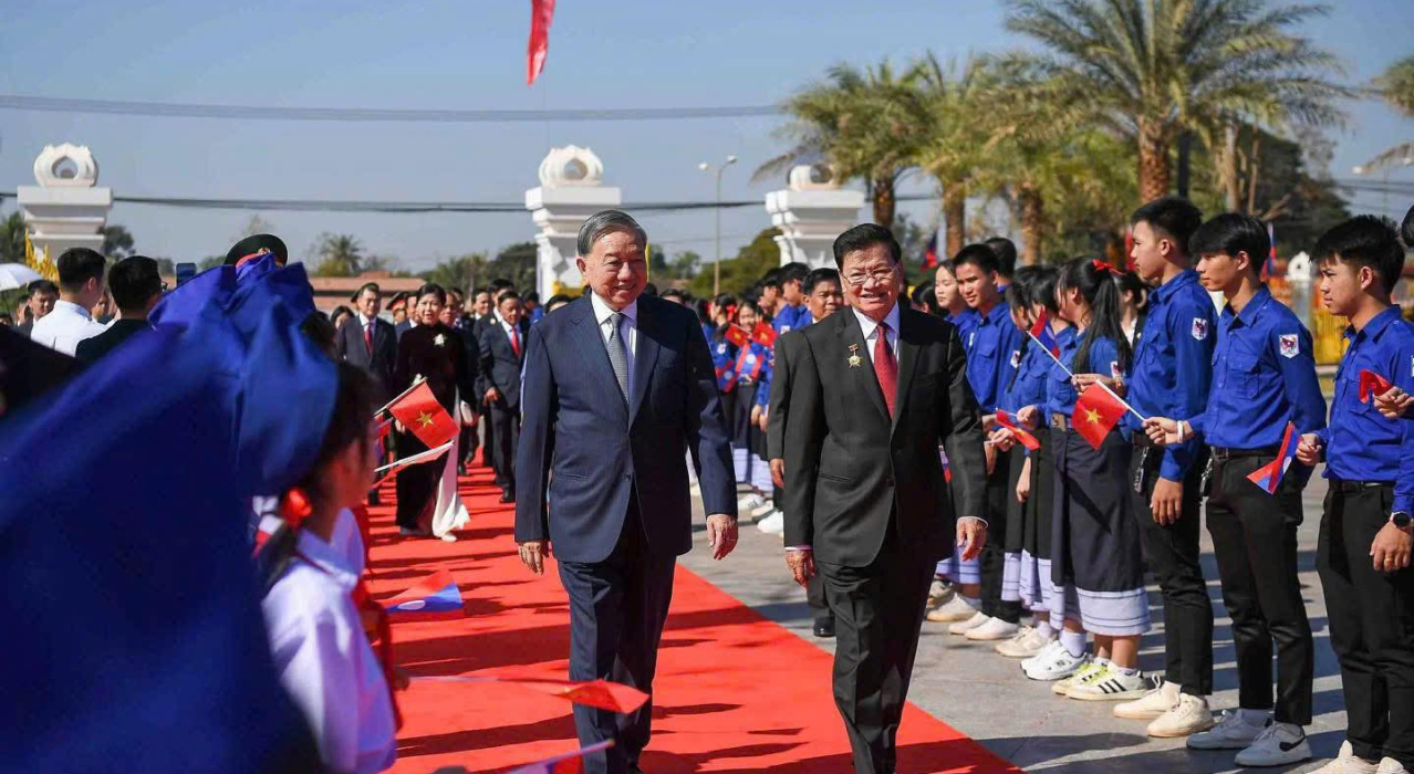 CHƯƠNG TRÌNH NGHỆ THUẬT KỶ NIỆM 50 NĂM QUỐC KHÁNH LÀO.