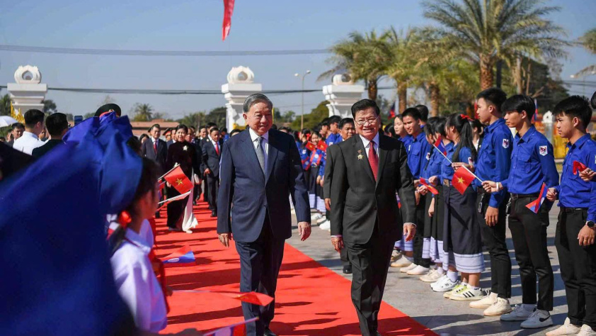 CHƯƠNG TRÌNH NGHỆ THUẬT KỶ NIỆM 50 NĂM QUỐC KHÁNH LÀO.