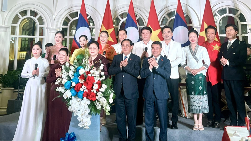 NHÀ HÁT CA MÚA NHẠC QUỐC GIA VIỆT NAM BIỂU DIỄN TẠI TIỆC  CHÀO MỪNG THỦ TƯỚNG LÀO THĂM CHÍNH THỨC VIỆT NAM